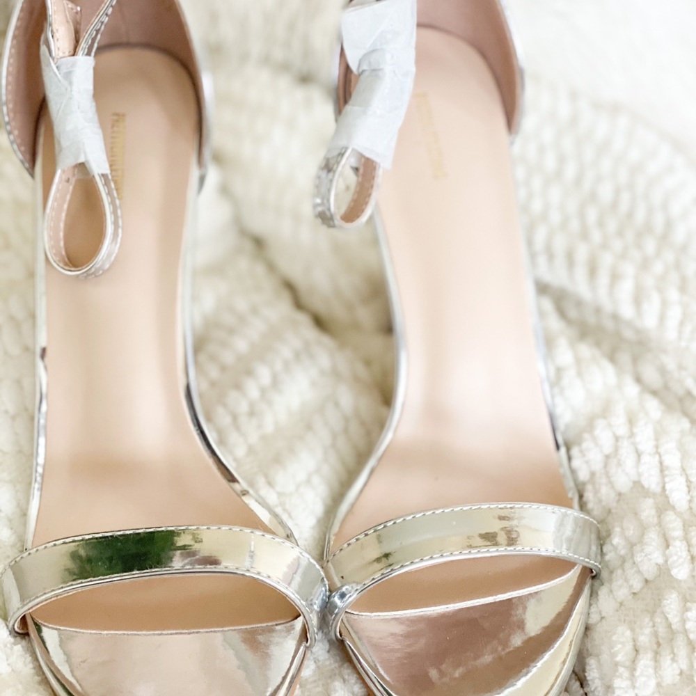 Clover silver metallic strap heeled sandals